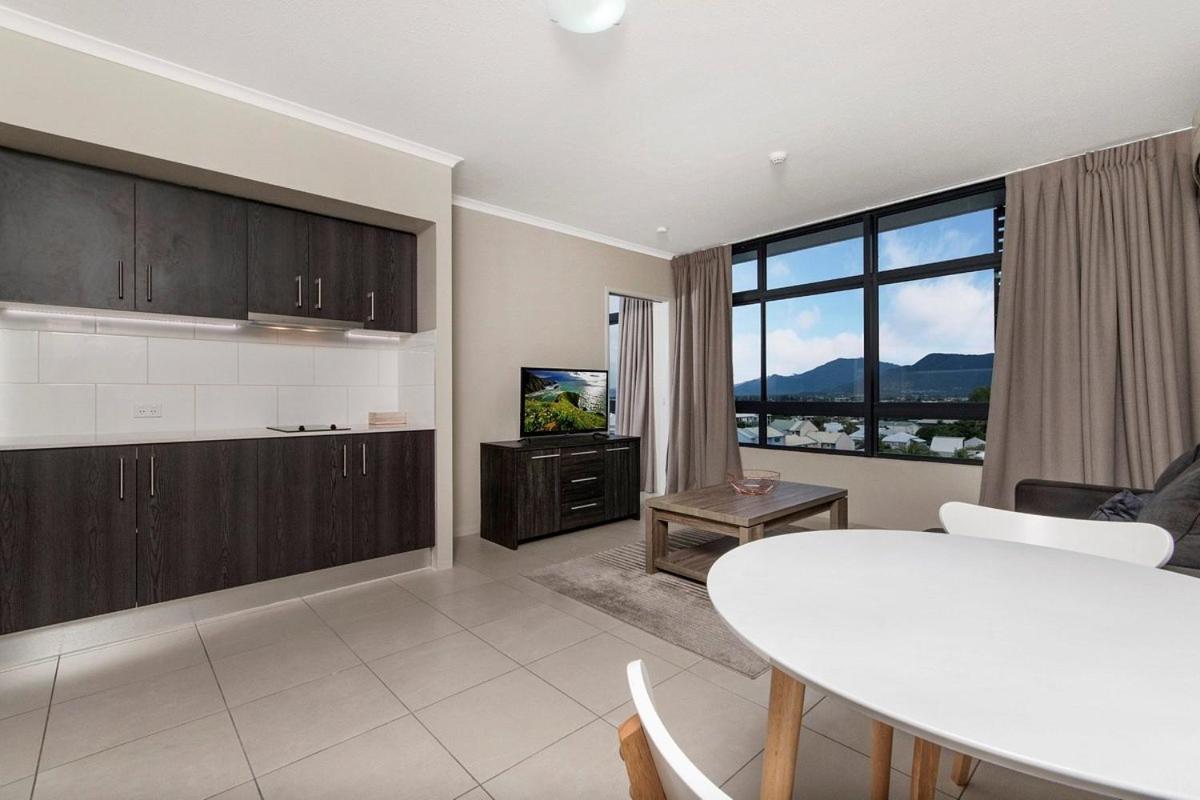 Sunshine Tower Hotel Cairns Eksteriør billede