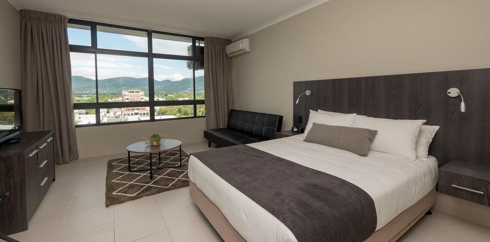 Sunshine Tower Hotel Cairns Eksteriør billede