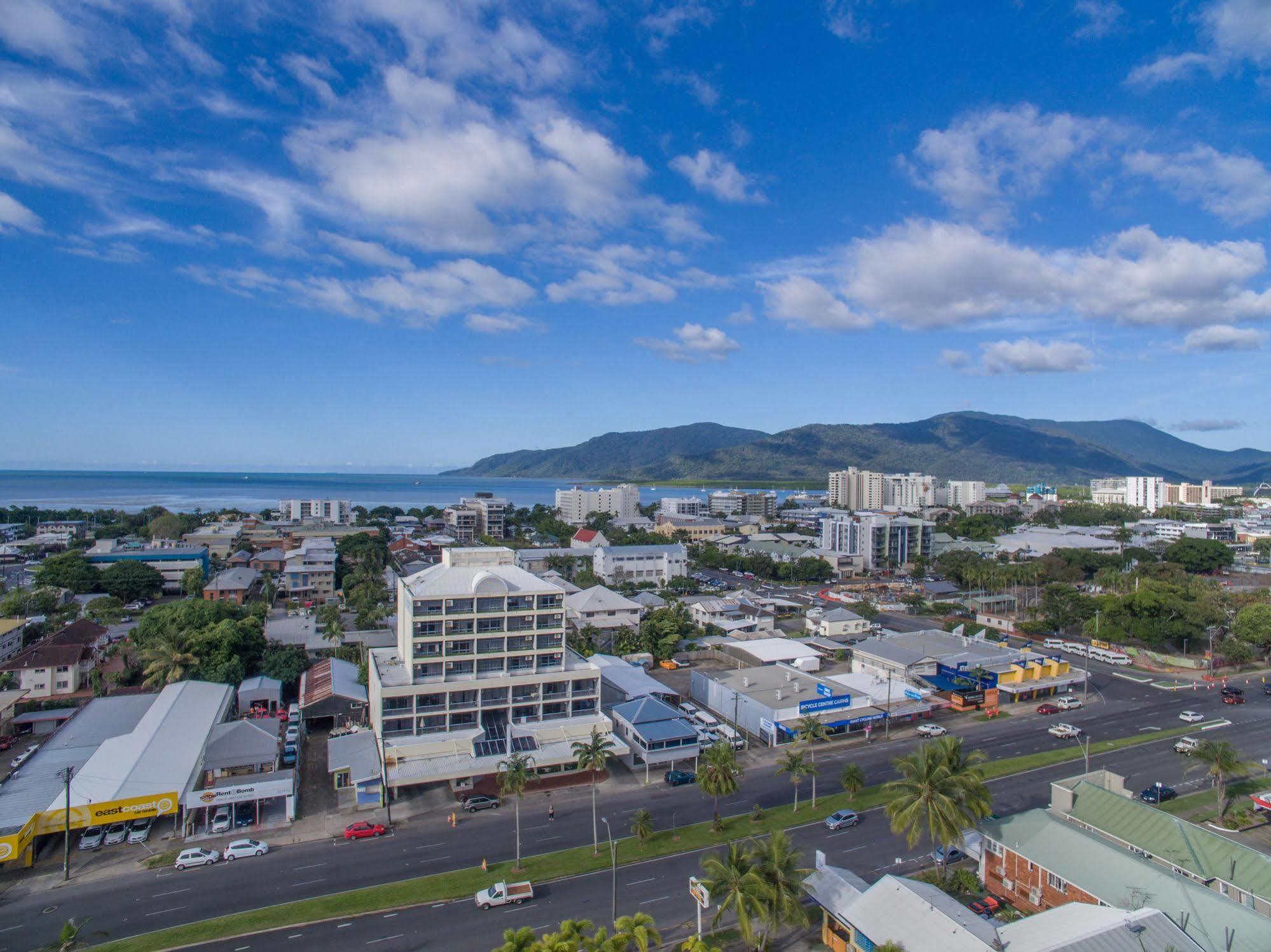 Sunshine Tower Hotel Cairns Eksteriør billede