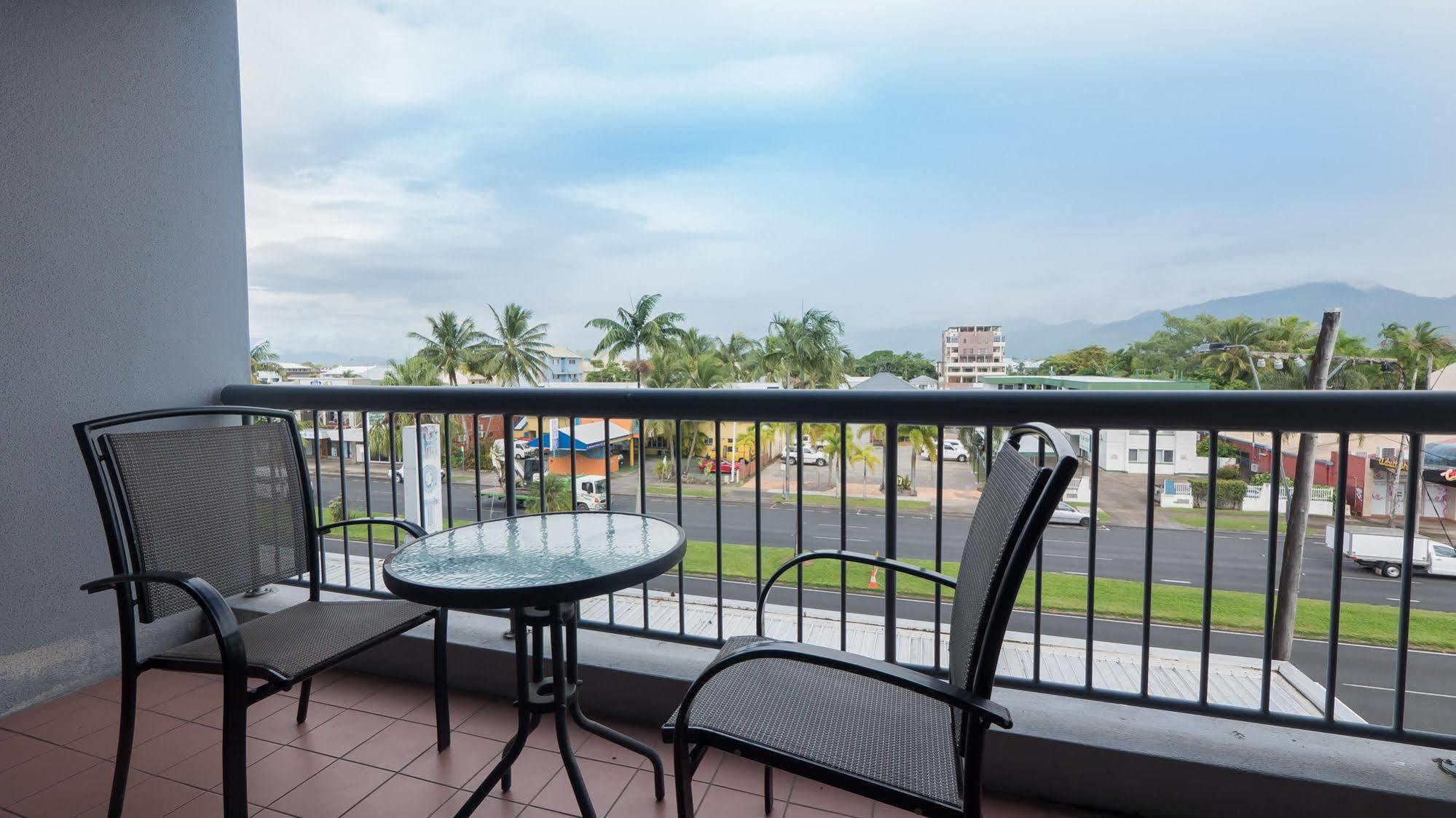 Sunshine Tower Hotel Cairns Eksteriør billede