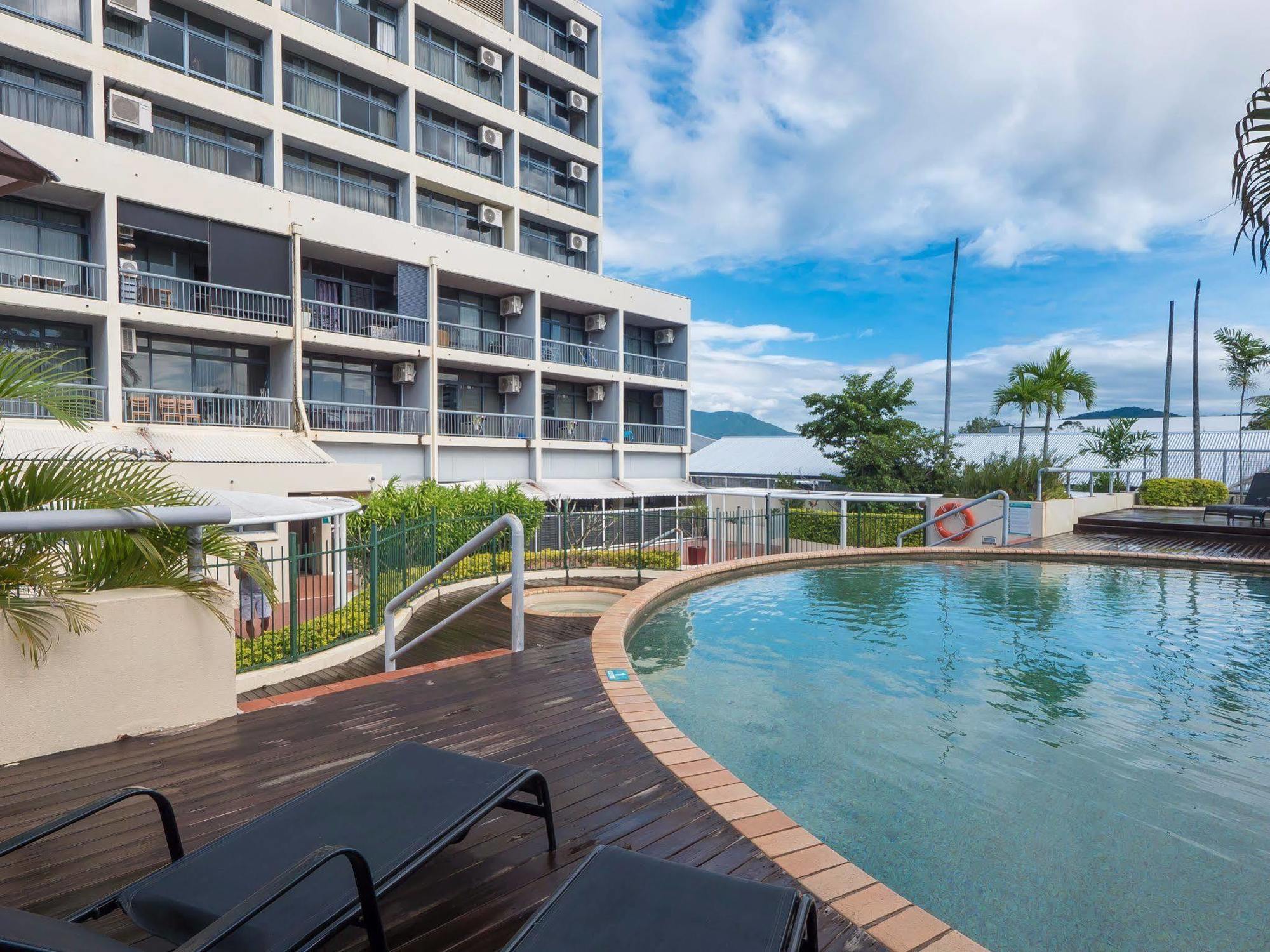 Sunshine Tower Hotel Cairns Eksteriør billede