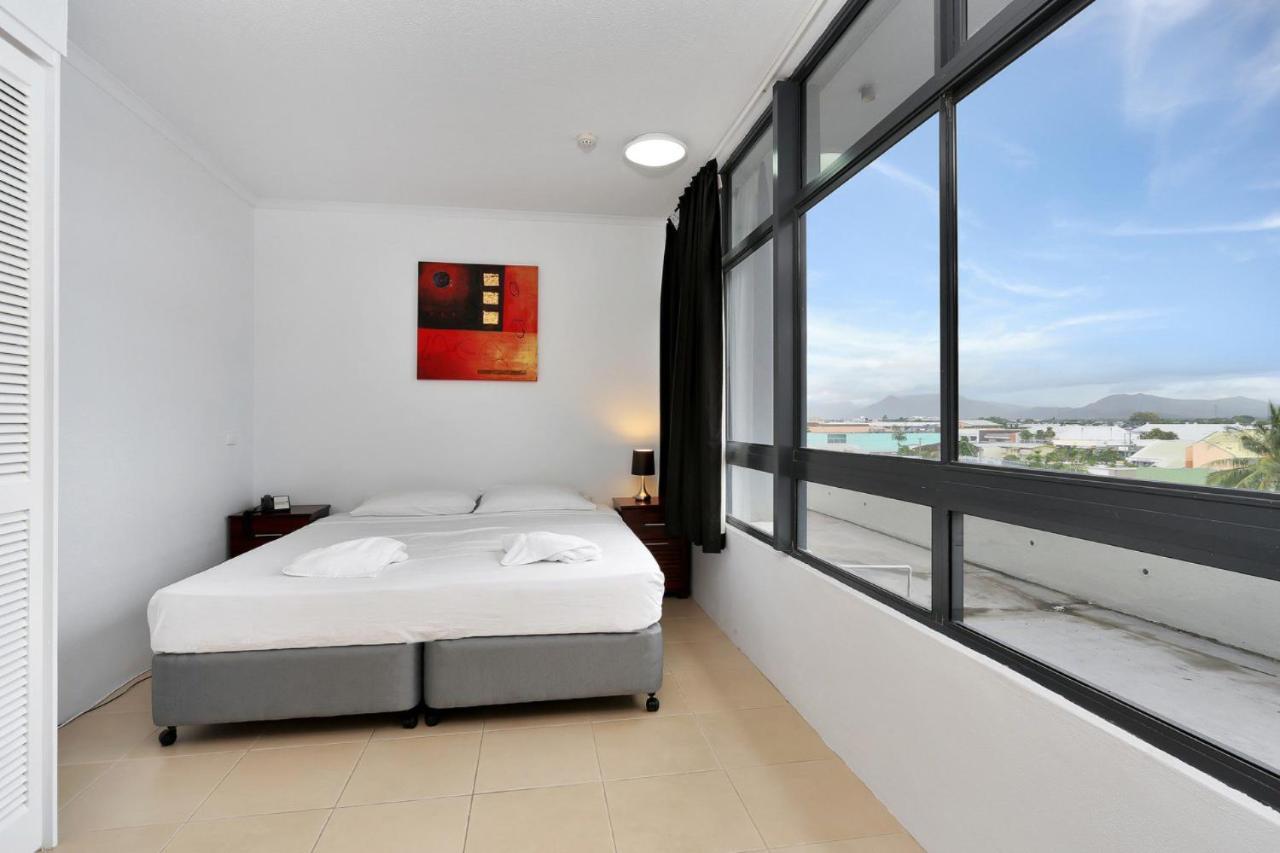 Sunshine Tower Hotel Cairns Eksteriør billede