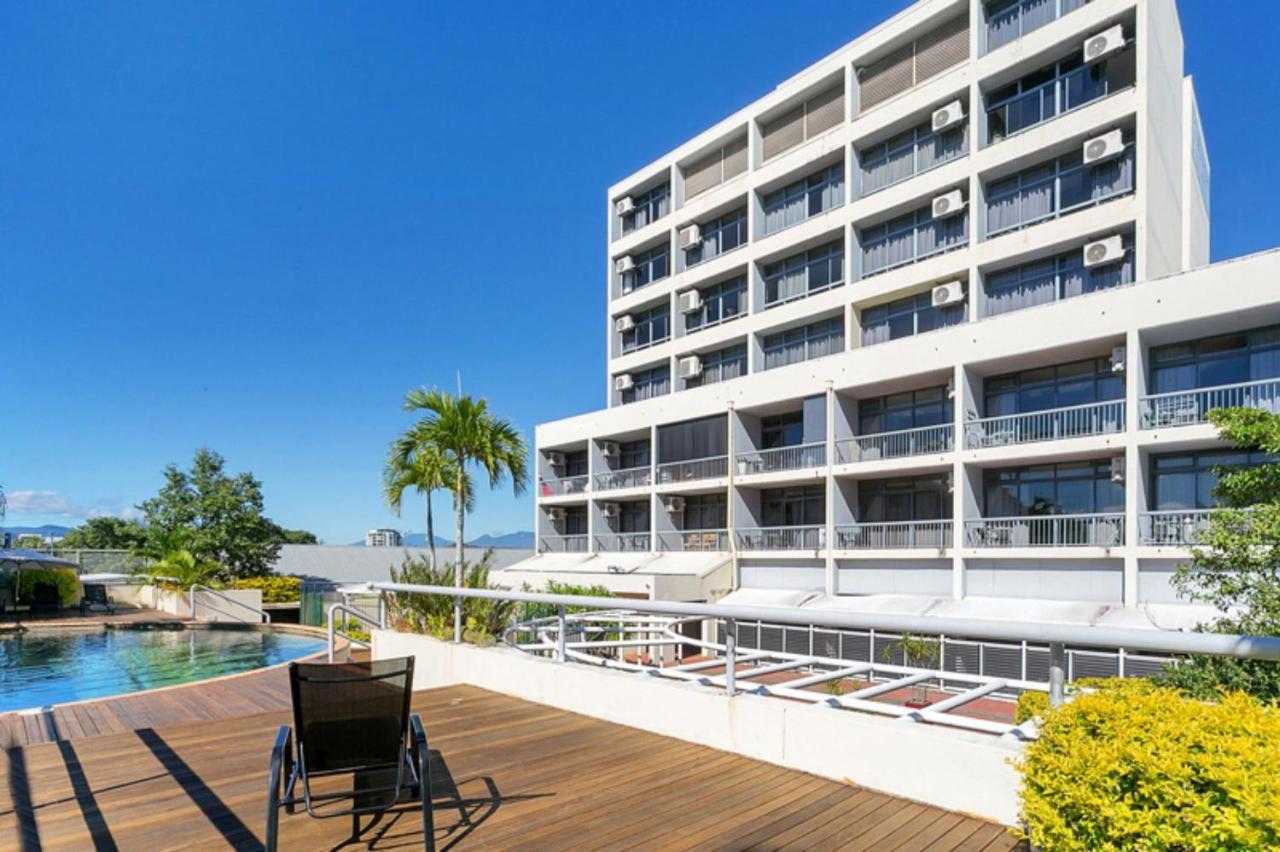 Sunshine Tower Hotel Cairns Eksteriør billede